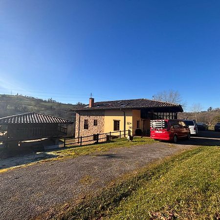 La Casona De Sovina Pensionat Piloña Exteriör bild