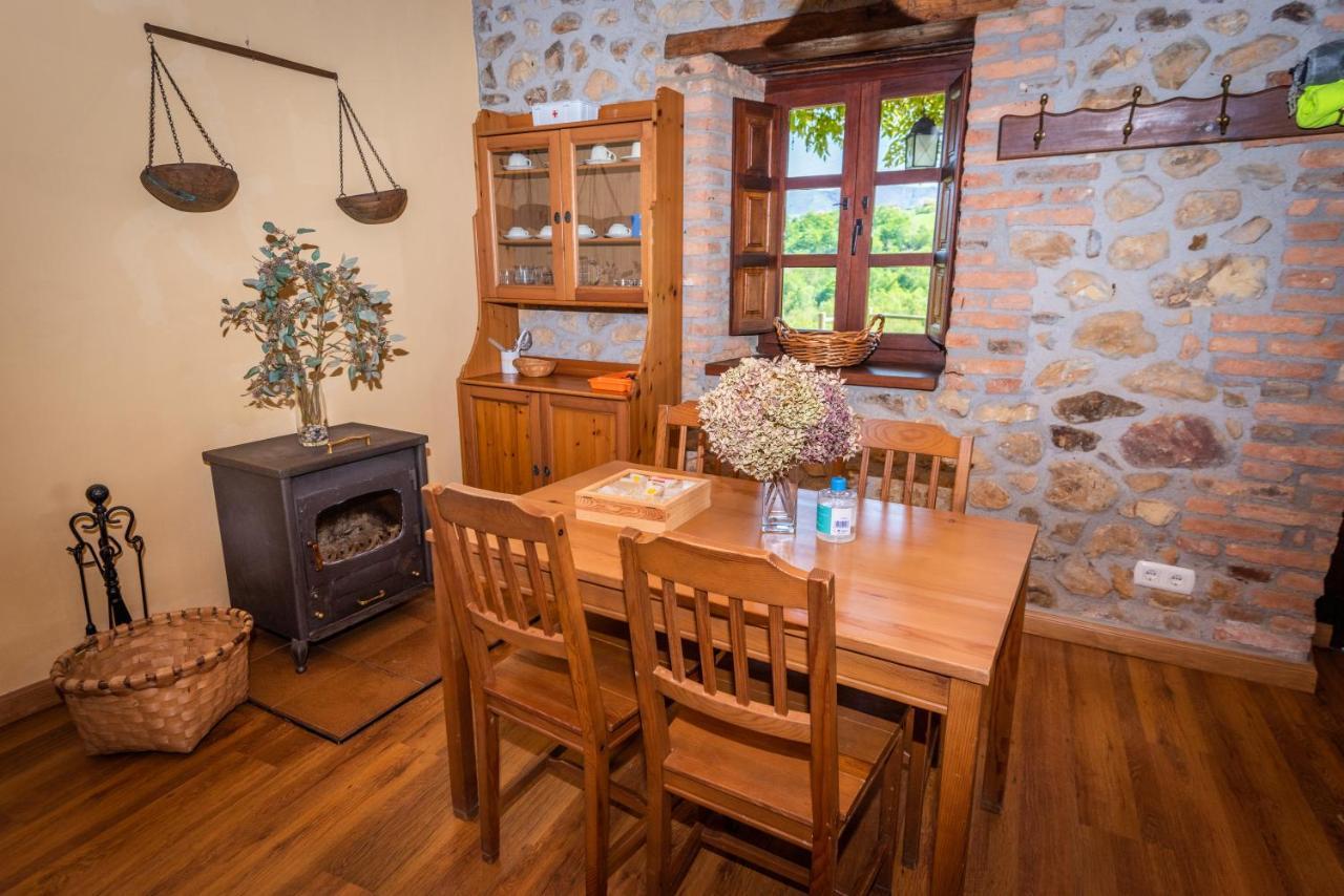 La Casona De Sovina Pensionat Piloña Exteriör bild
