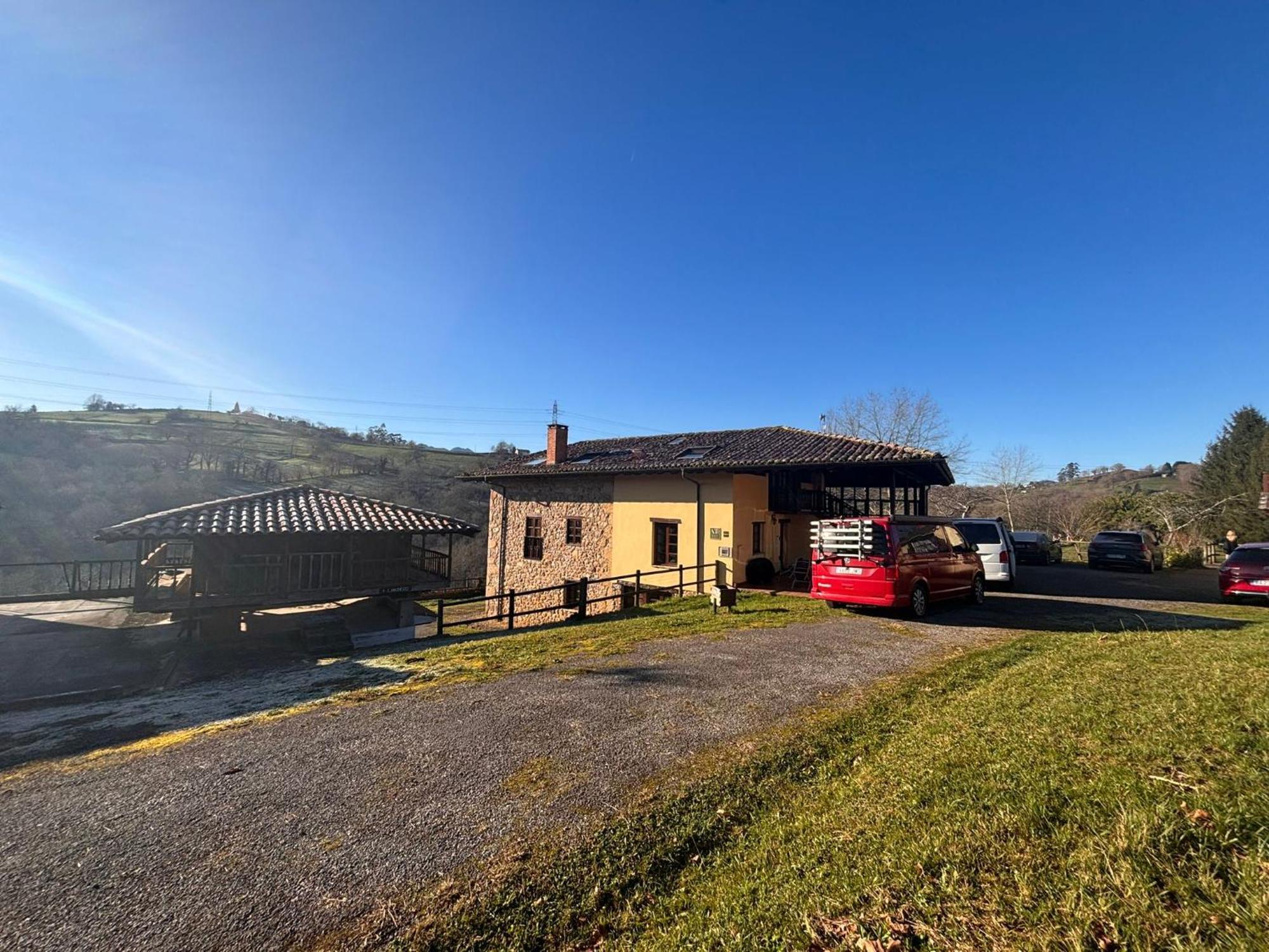 La Casona De Sovina Pensionat Piloña Exteriör bild