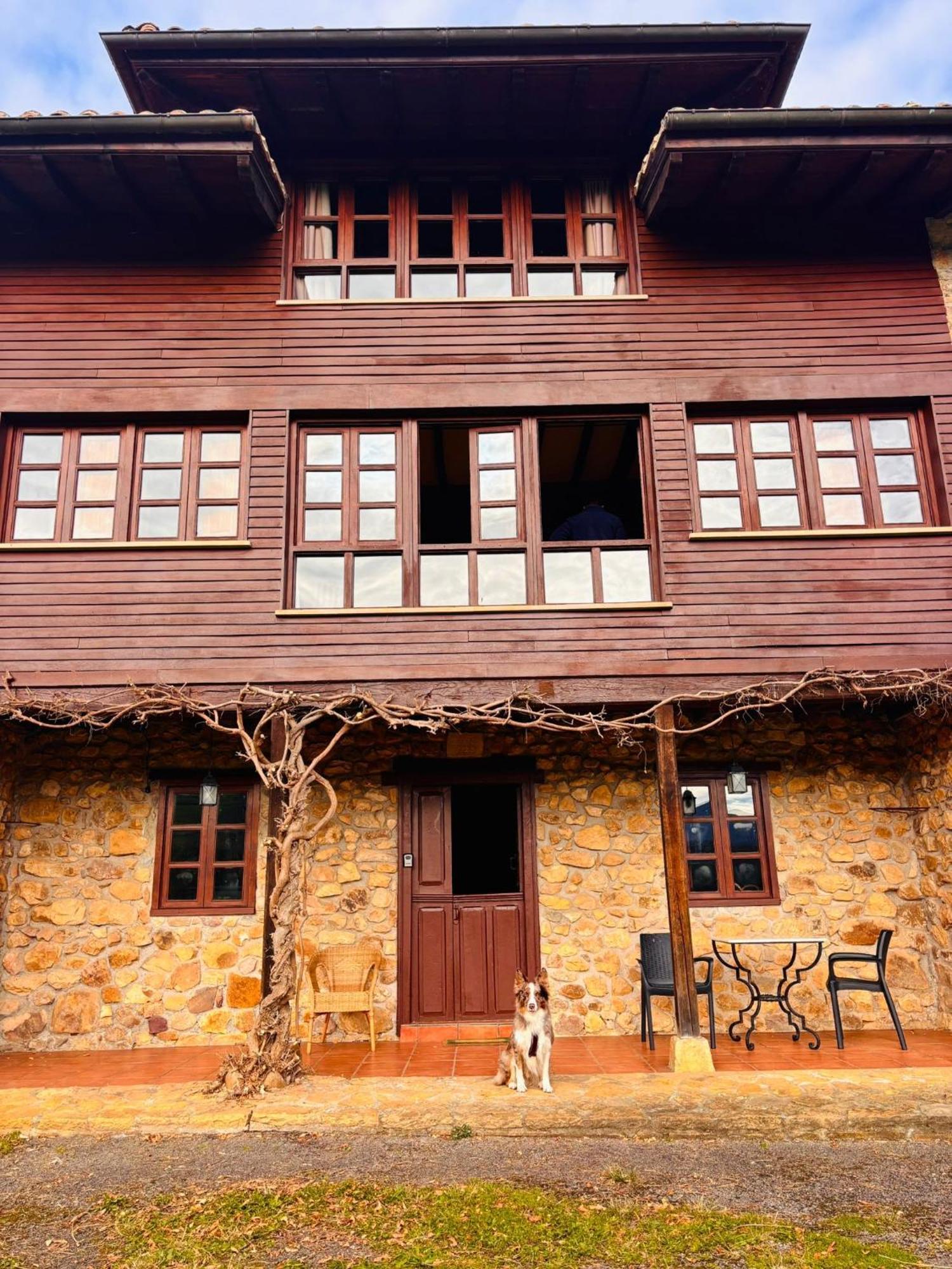 La Casona De Sovina Pensionat Piloña Exteriör bild